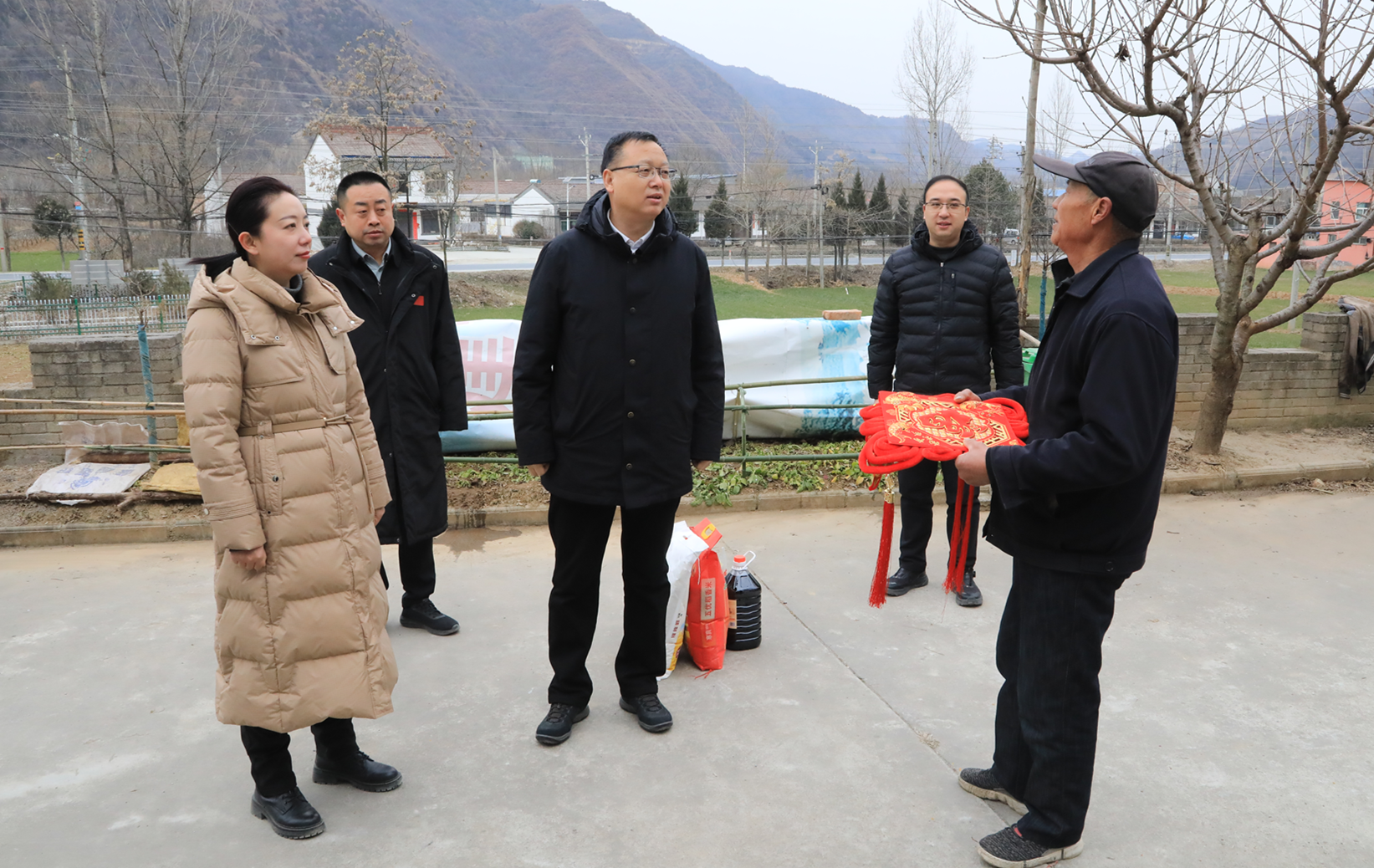 ?郝軍亮赴集團鄉(xiāng)村振興幫扶點新春慰問